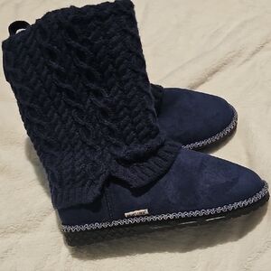 NWT Muk Luks Women's Jackie Navy Knit Boot Footwear